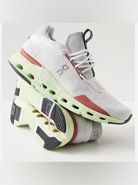 On cloud on running cloudnova white limelight size women’s 8